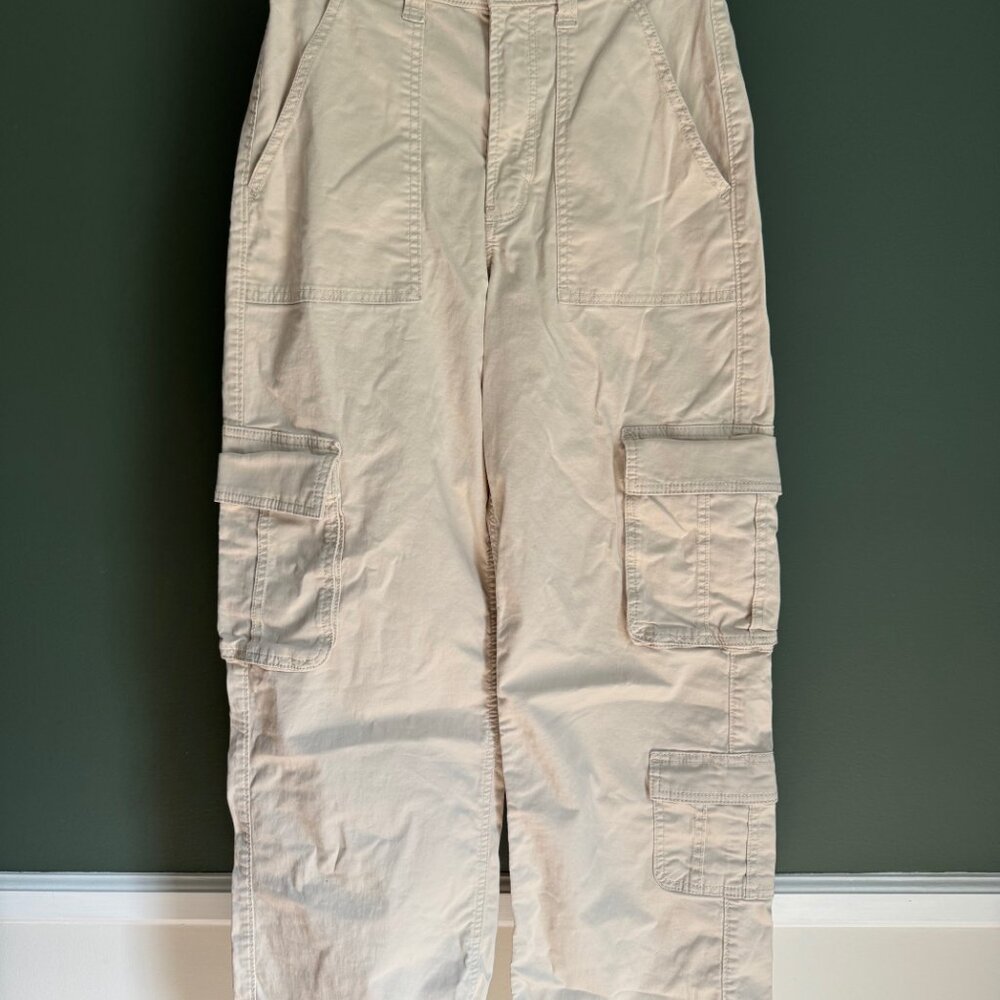 Hollister Sky-High Waist, Baggy Fit Khakhis! Super Cute! Women's 26R